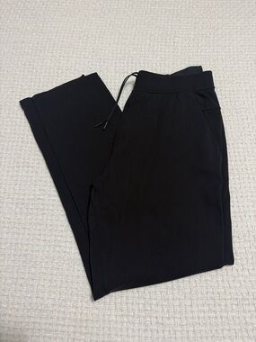 Lululemon men’s Discipline pant.  Black. Large. Excellent condition